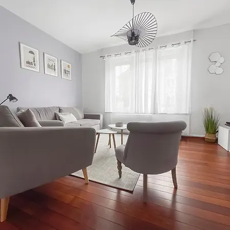 Grande Maison Familiale A Deux Pas De La